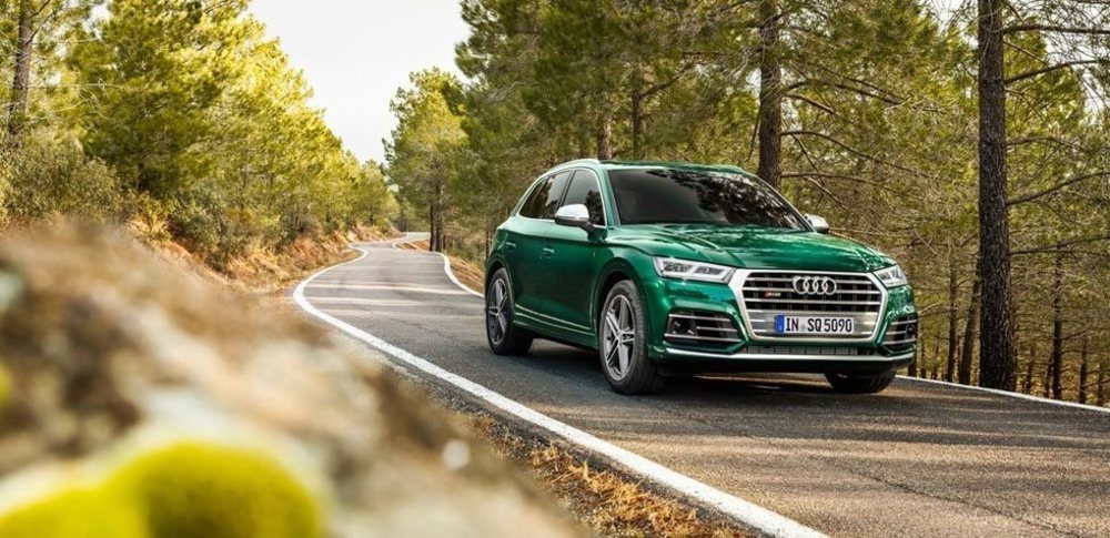 Los dos Audi Q5 con mecánica 'plug in hybrid' son capaces de recorrer hasta 45 kilómetros en modo eléctrico. Sus prestaciones son casi calcadas a las de un potente Audi SQ5 TDI