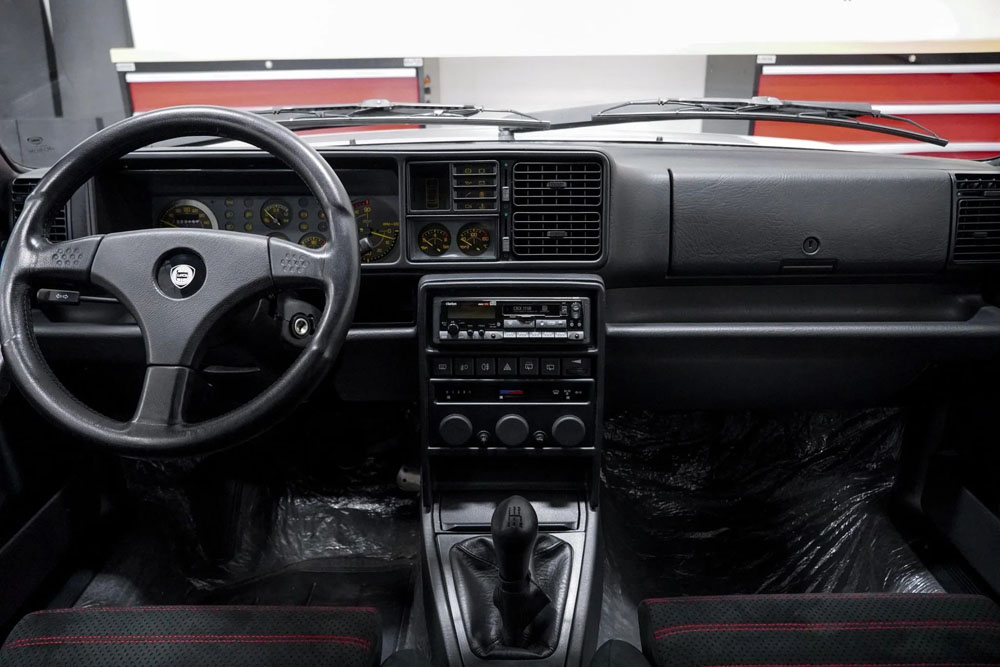 Este inmaculado Lancia Delta Integrale vale su precio en oro 17 Motor16 1992 Lancia Delta Integrale Martini 5 Evoluzione 15 Motor16