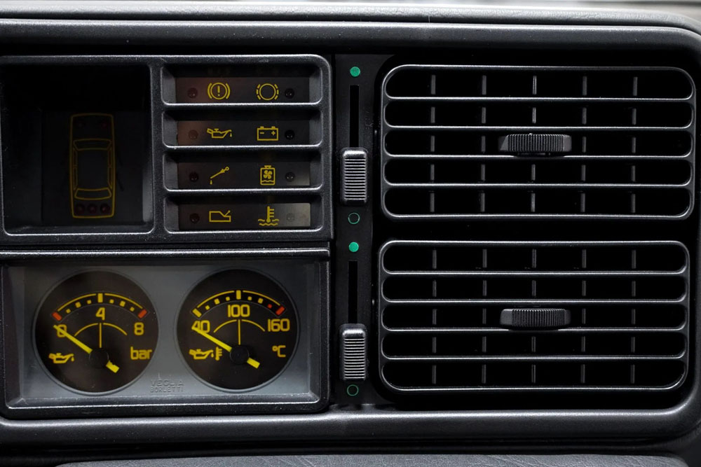 Este inmaculado Lancia Delta Integrale vale su precio en oro 18 Motor16 1992 Lancia Delta Integrale Martini 5 Evoluzione 16 Motor16