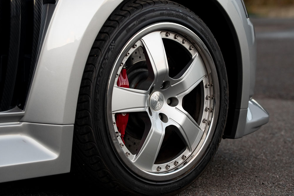 MG SV-R XPower. Un deportivo tan feo como exclusivo, busca hogar 15 Motor16 2005 MG SV R XPower Bonhams 13 Motor16