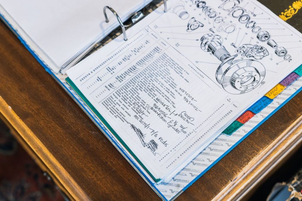 GTO Engineering crea el manual de taller de la serie Ferrari 250 1 Motor16 Manual de taller con apuntes