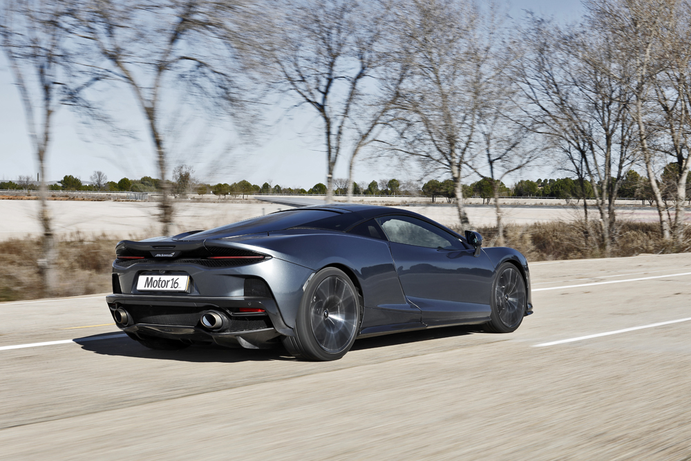 2022 IMAGENES PRUEBA MCLAREN GT MOVIMIENTO 1 Motor16