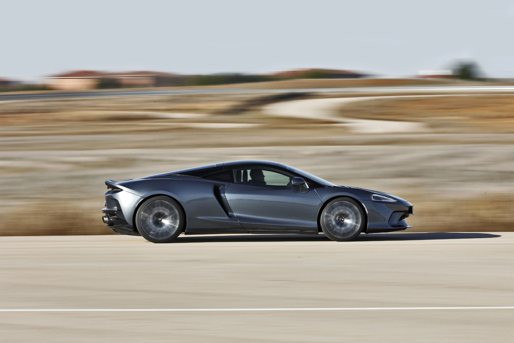 2022 IMAGENES PRUEBA MCLAREN GT MOVIMIENTO 4 Motor16