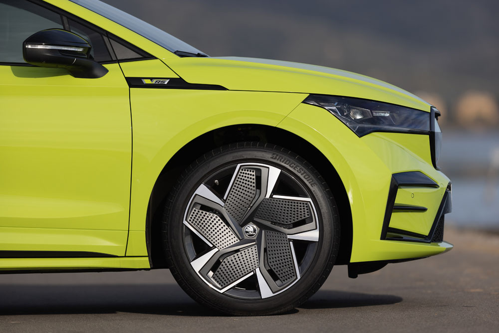 Skoda Enyaq Coupé iV. Ya lo hemos conducido 82 Motor16 2022 Skoda Enyaq Coupe RS iV 16 Motor16