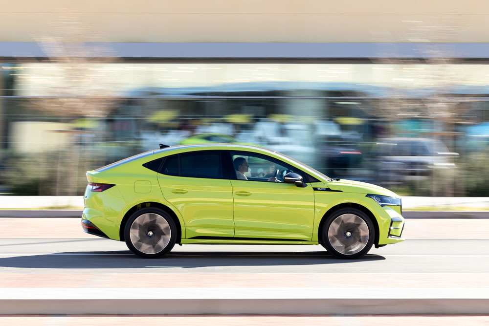 2022 Skoda Enyaq Coupé RS iV movimiento