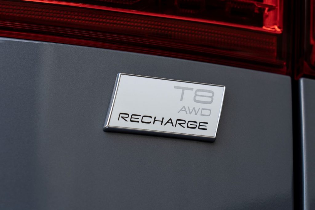 La gama más potente de la historia de Volvo ya está completa 6 Motor16 288155 Volvo XC60 Recharge T8 AWD Thunder Grey Motor16