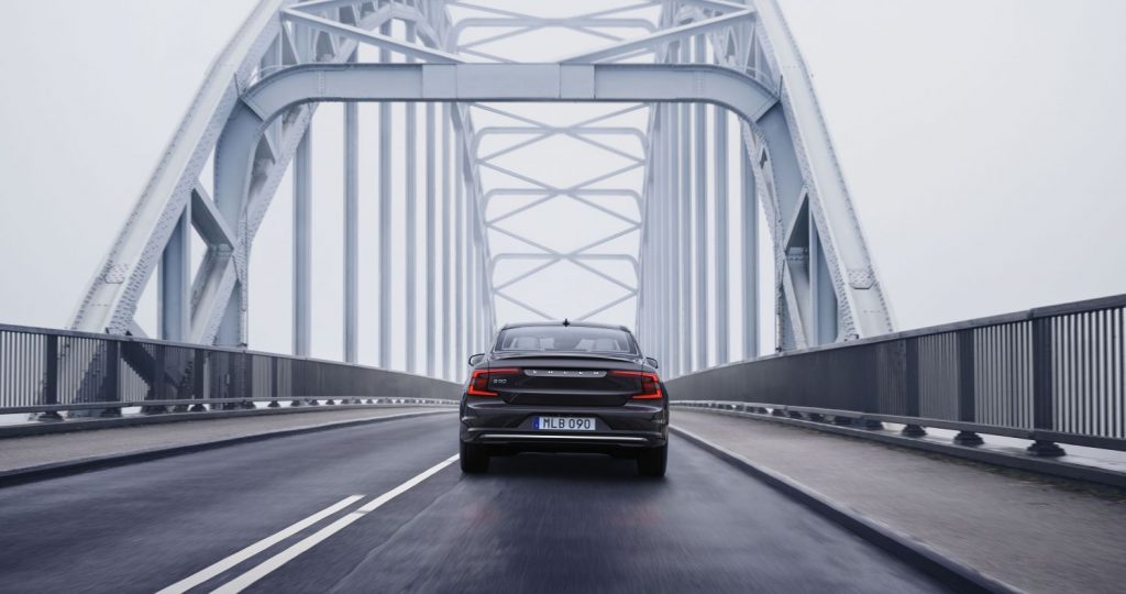 La gama más potente de la historia de Volvo ya está completa 18 Motor16 295002 S90 B6 AWD Platinum Grey Motor16