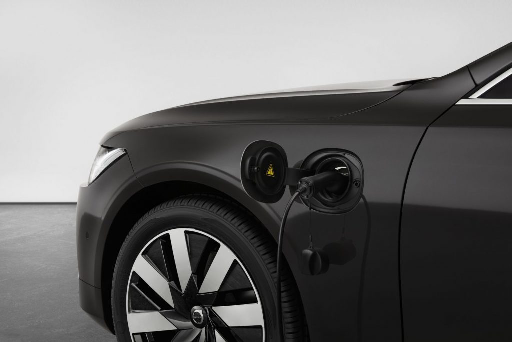 La gama más potente de la historia de Volvo ya está completa 19 Motor16 295007 V90 Recharge T8 Platinum Grey 1 Motor16