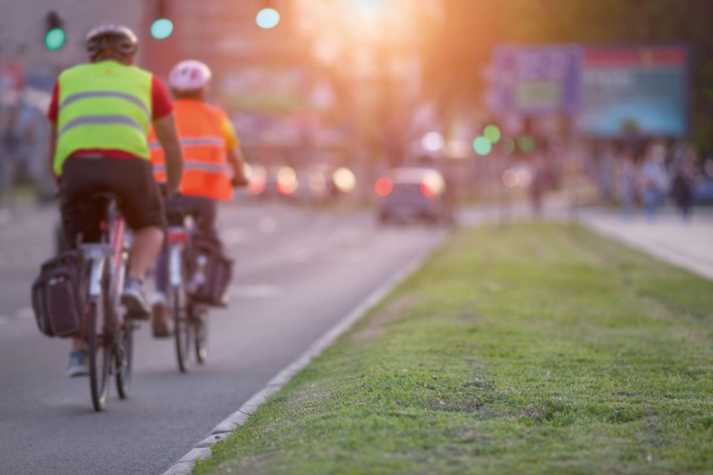 Adiós al margen de 20 km/h para adelantar y otras nueve claves de la nueva Ley de Seguridad Vial 3 Motor16 Bicis OK Motor16