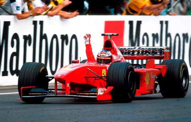 El F300 en un Gran Premio de 1998