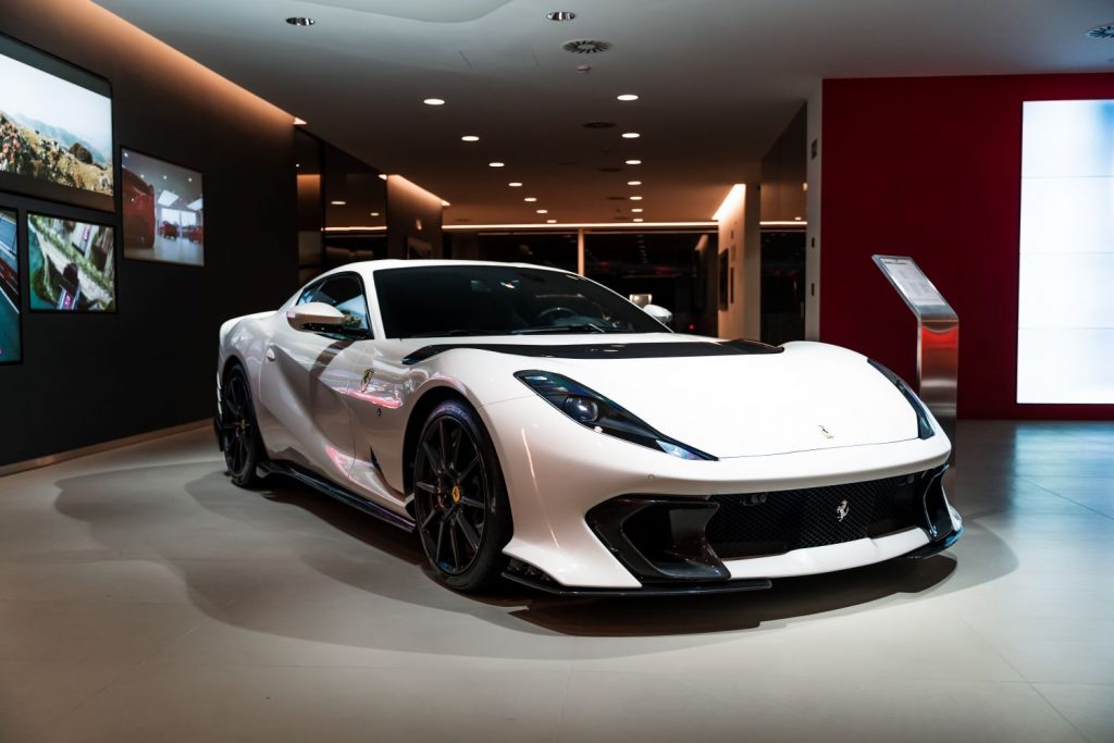 Universo Ferrari; así es la casa del Cavallino en Madrid 8 Motor16 Ferrari Santogal concesionario 3 Motor16