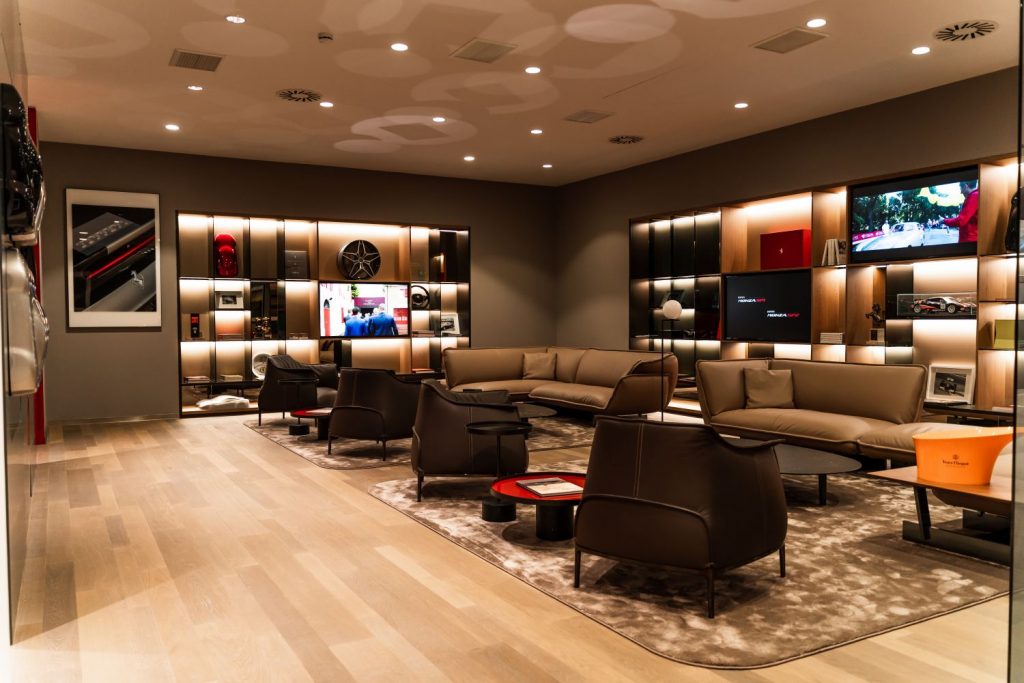 Universo Ferrari; así es la casa del Cavallino en Madrid 9 Motor16 Ferrari Santogal concesionario 6 Motor16