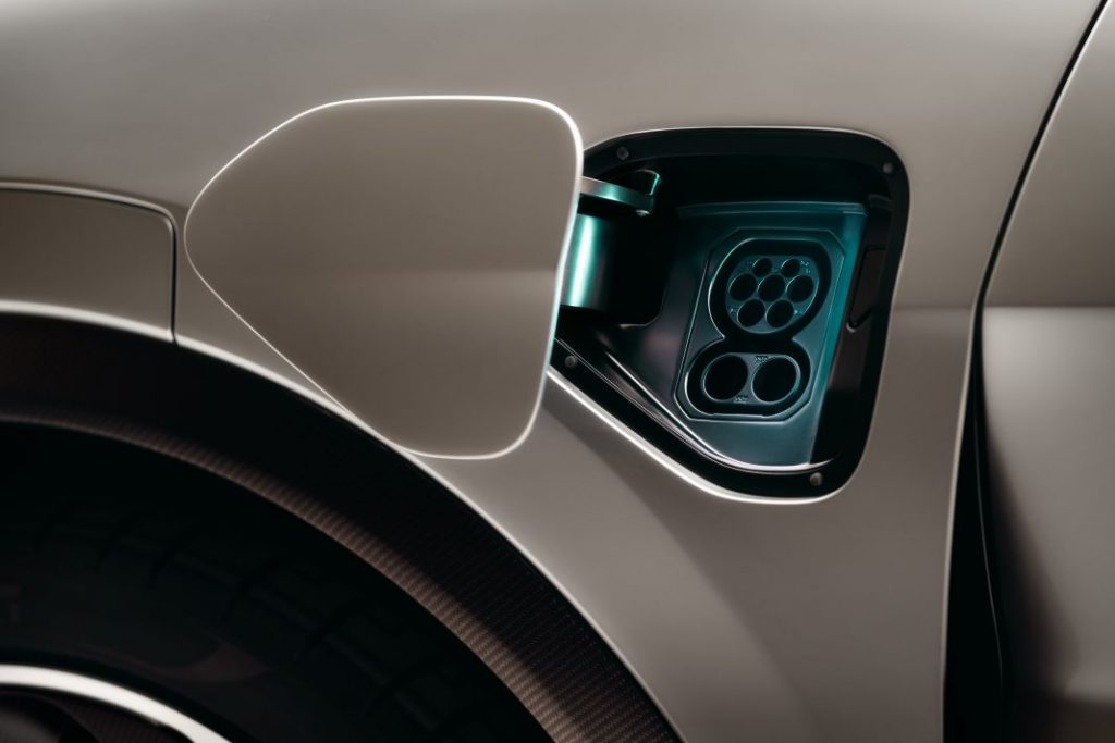 Nuevo Lotus Eletre, llega el esperado hiperSUV eléctrico a la inglesa 22 Motor16 Lotus Elitre 2022 23 Motor16