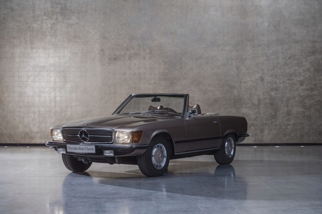Mercedes SL R107 Motor16