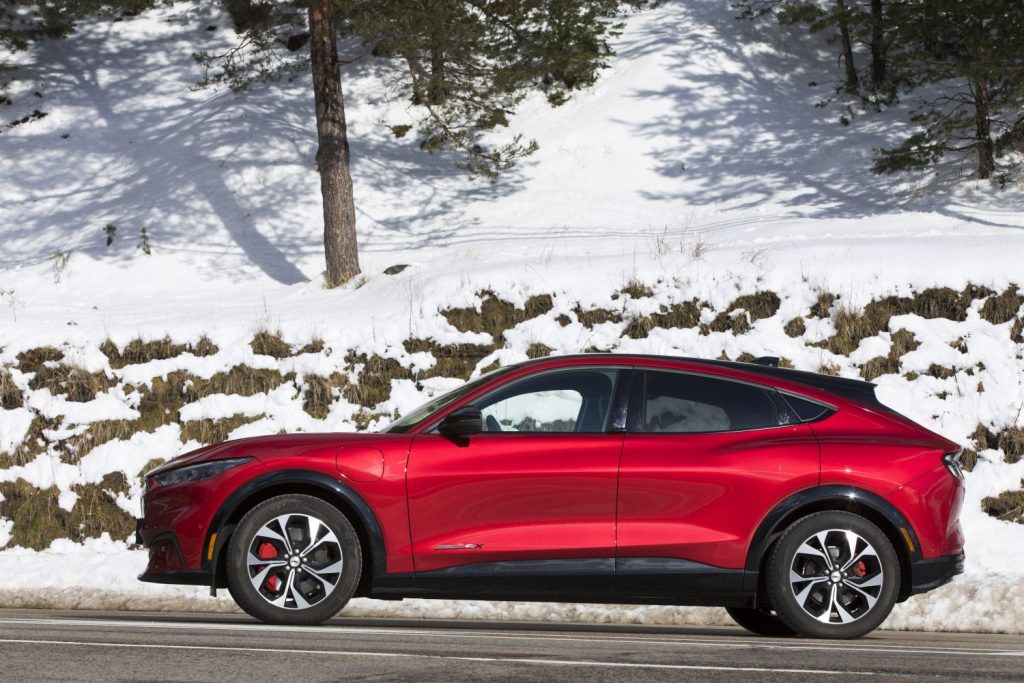 Ford acelera el lanzamiento de su gama de vehículos eléctricos 44 Motor16 Mustang Mach E04 Motor16