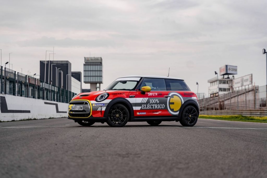 Nuevo Mini Electric Safety Car