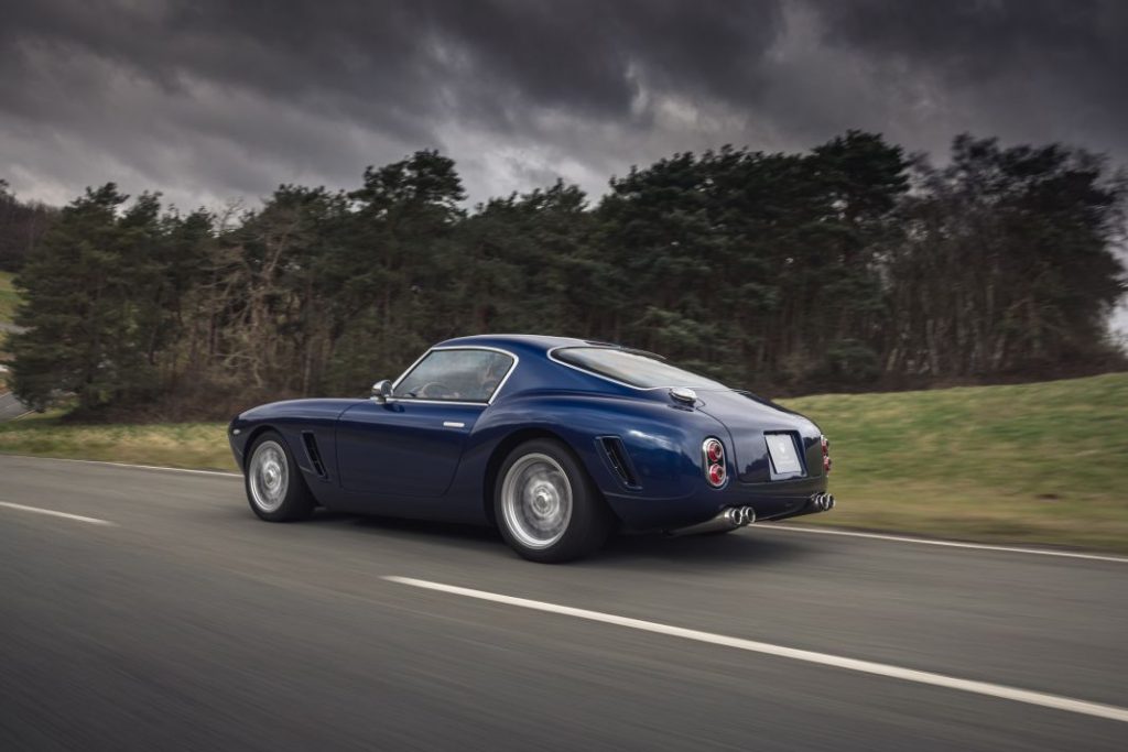 El RML Short Wheelbase sale a la carretera 33 Motor16 RML SWB 260 Motor16