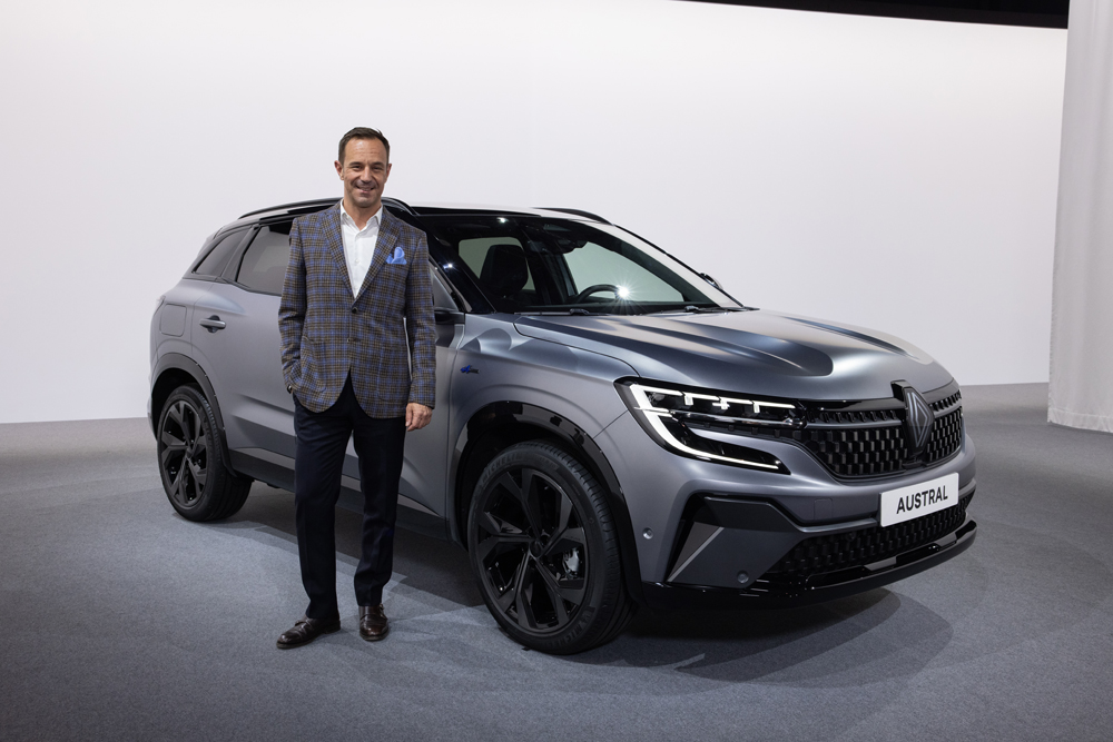 Sebastian Guigues con el Renault Austral