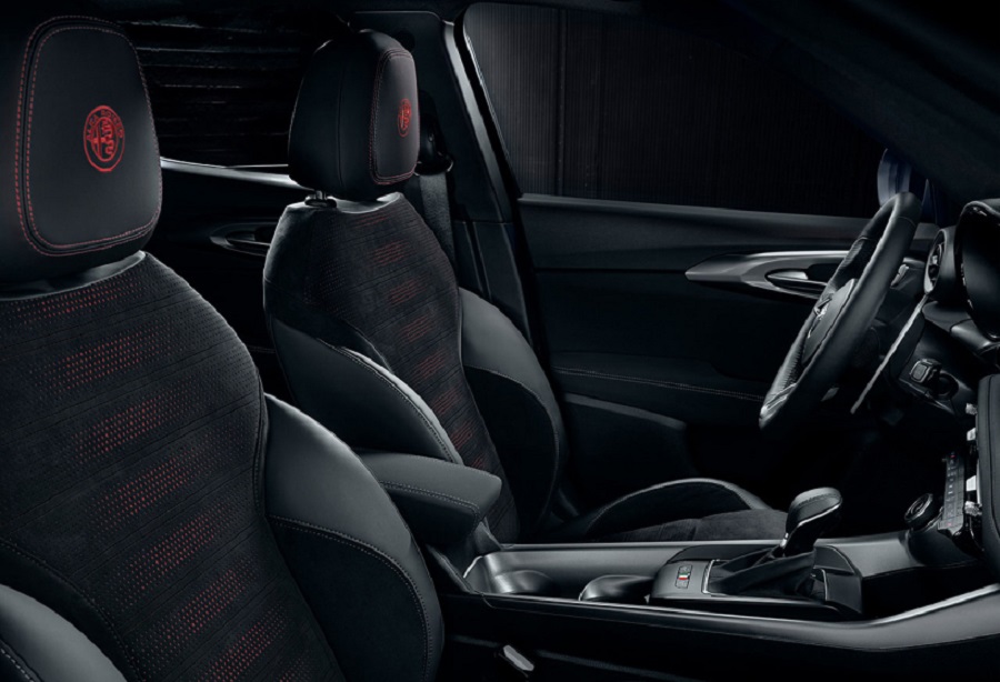 alfa romeo tonale interior 1 Motor16