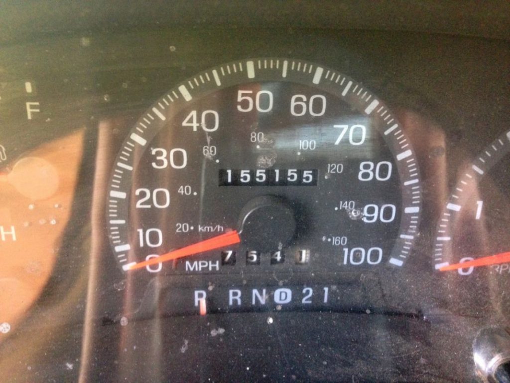 Adiós a los despistes en el mantenimiento de tu coche. Todo gracias a estas aplicaciones 143 Motor16 cuentakilometros trucado Motor16