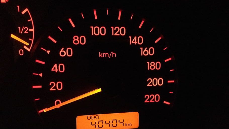 Solo los ciudadanos de un país hacen más kilómetros al año que los españoles 1 Motor16 cuentakilometros trucado1 edited Motor16
