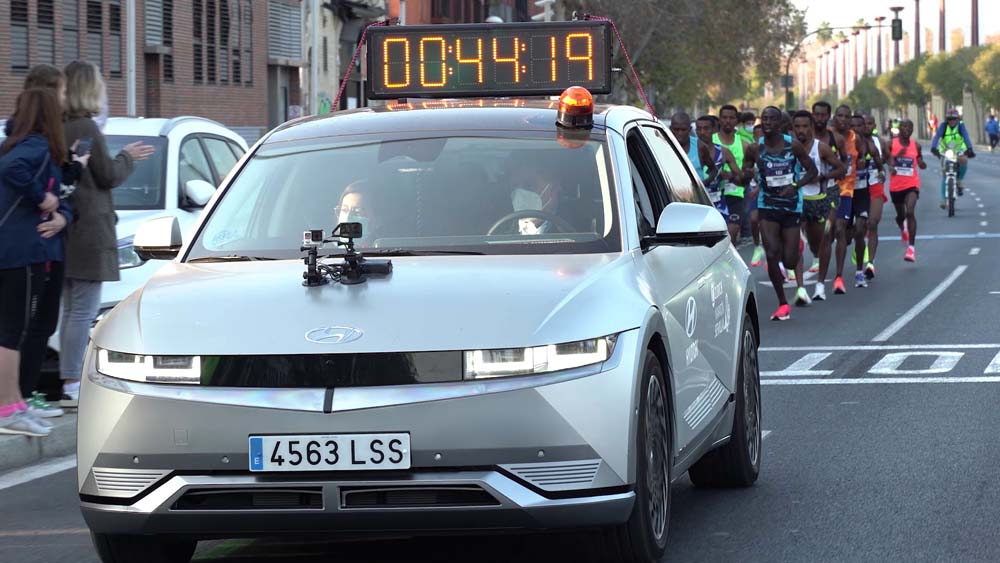 Si eres fan del mundo runner, te gustará lo que Hyundai ha preparado para ti 1 Motor16 El Hyundai Ioniq 5 abandera la carrera.