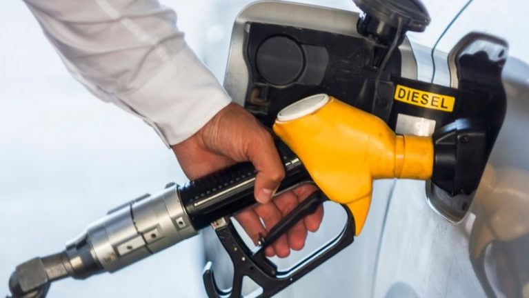 La multa que te puede poner la DGT por conducir en la reserva 57 Motor16 reserva