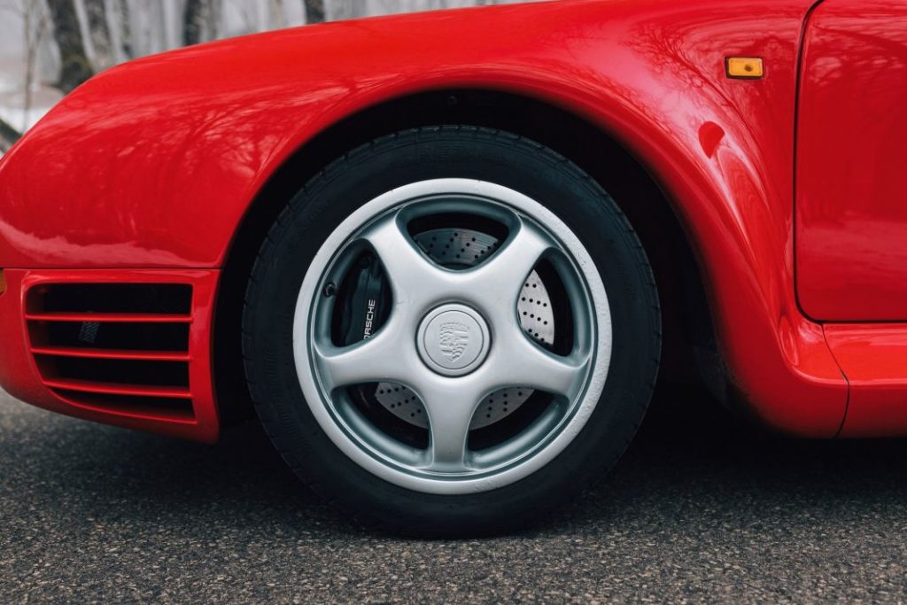 Una fortuna piden por este Porsche 959 con más kilómetros que tu coche 16 Motor16 1988 Porsche 959 20 Motor16