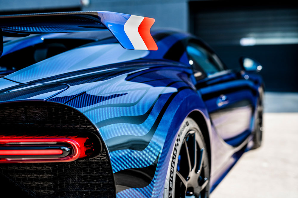 2021 Bugatti Chiron Vagues de Lumiere 8 Motor16