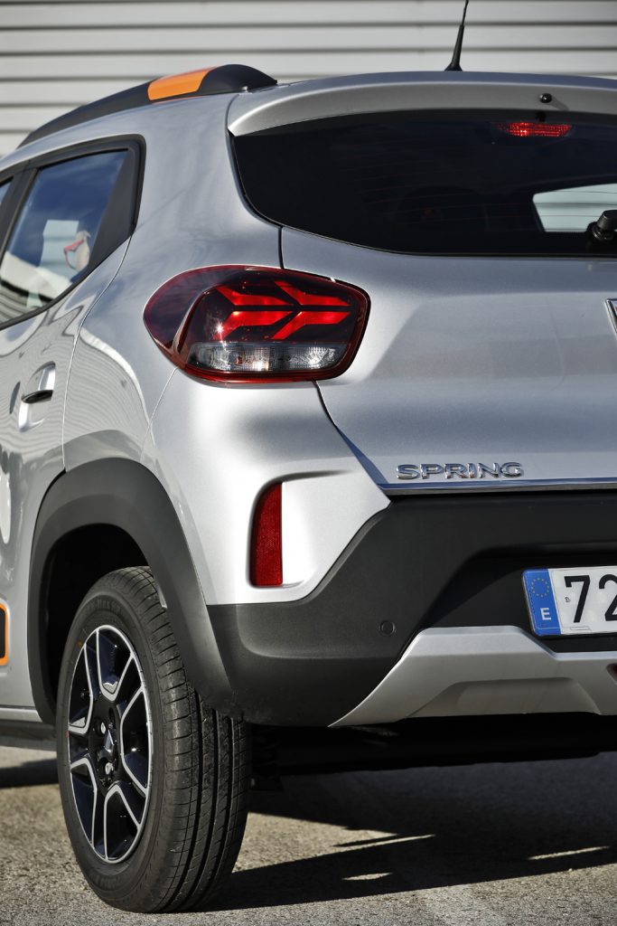 2022 DACIA SPRING 5 Motor16