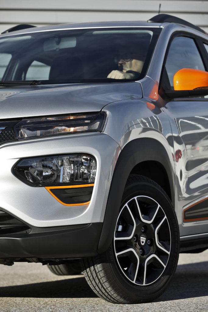 2022 DACIA SPRING 7 Motor16