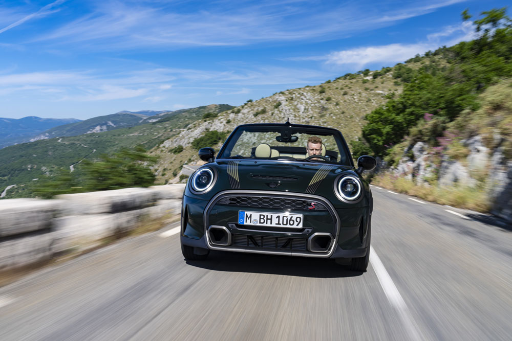 A tiempo para primavera llega este Mini Cooper S Cabrio Resolute Edition 12 Motor16 2022 Mini Cooper S Cabrio Resolute Edition 10 Motor16