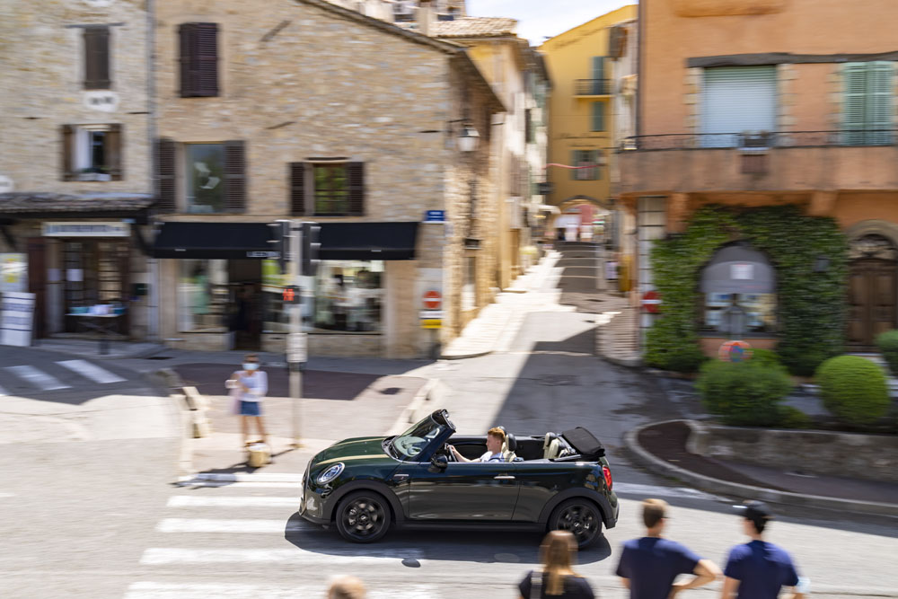 A tiempo para primavera llega este Mini Cooper S Cabrio Resolute Edition 17 Motor16 2022 Mini Cooper S Cabrio Resolute Edition 15 Motor16