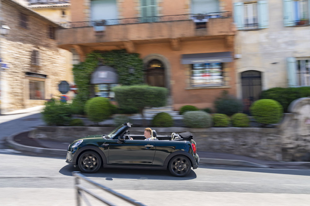 A tiempo para primavera llega este Mini Cooper S Cabrio Resolute Edition 19 Motor16 2022 Mini Cooper S Cabrio Resolute Edition 17 Motor16