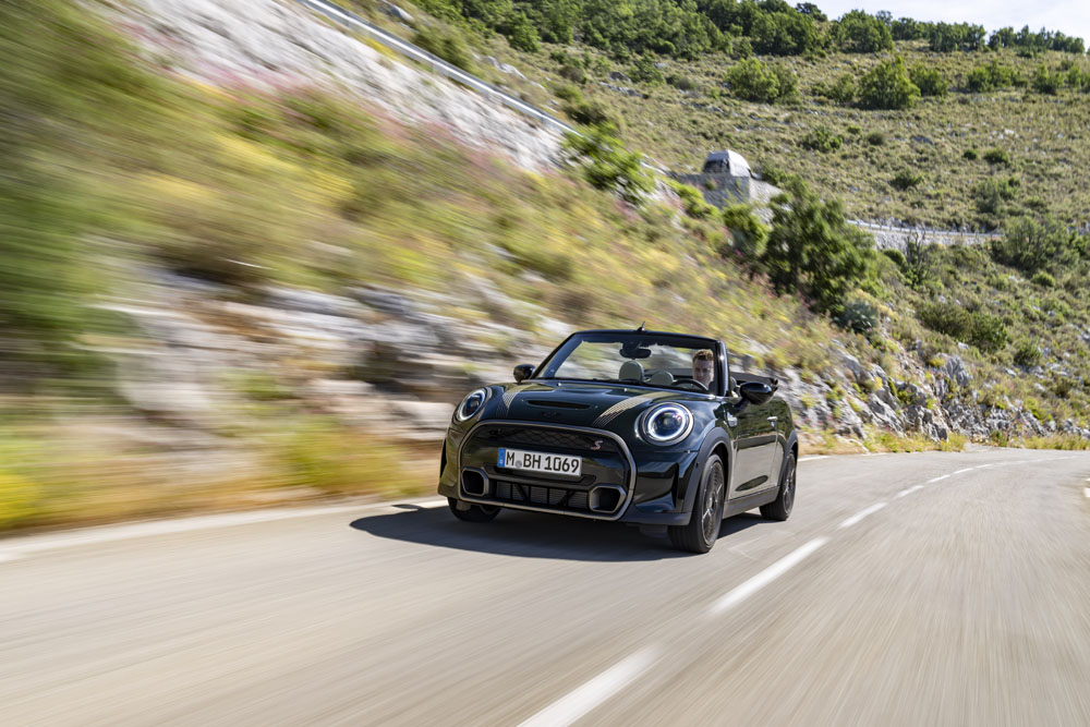 A tiempo para primavera llega este Mini Cooper S Cabrio Resolute Edition 4 Motor16 2022 Mini Cooper S Cabrio Resolute Edition 2 Motor16