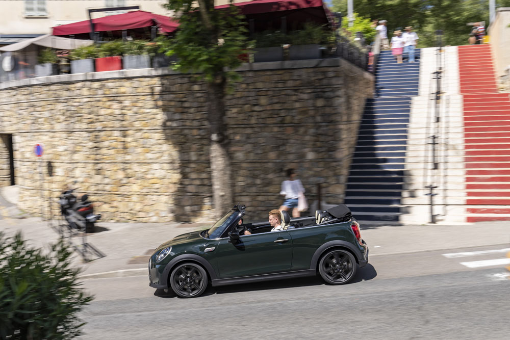A tiempo para primavera llega este Mini Cooper S Cabrio Resolute Edition 22 Motor16 2022 Mini Cooper S Cabrio Resolute Edition 20 Motor16