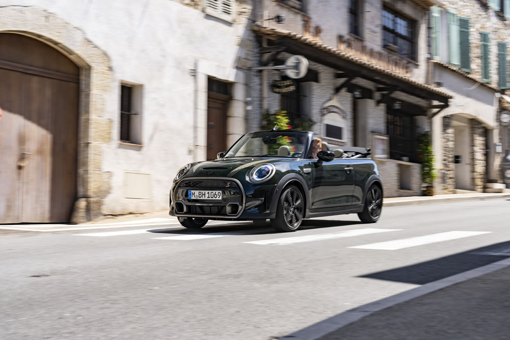 A tiempo para primavera llega este Mini Cooper S Cabrio Resolute Edition 26 Motor16 2022 Mini Cooper S Cabrio Resolute Edition 24 Motor16