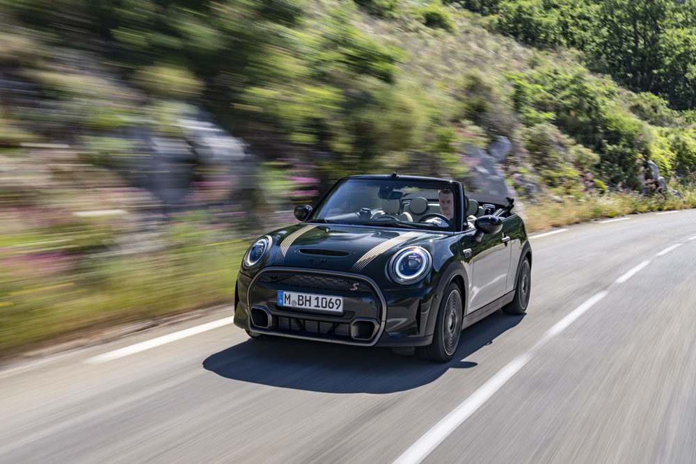 A tiempo para primavera llega este Mini Cooper S Cabrio Resolute Edition 5 Motor16 2022 Mini Cooper S Cabrio Resolute Edition 3 Motor16