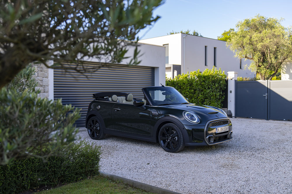 A tiempo para primavera llega este Mini Cooper S Cabrio Resolute Edition 33 Motor16 2022 Mini Cooper S Cabrio Resolute Edition 31 Motor16