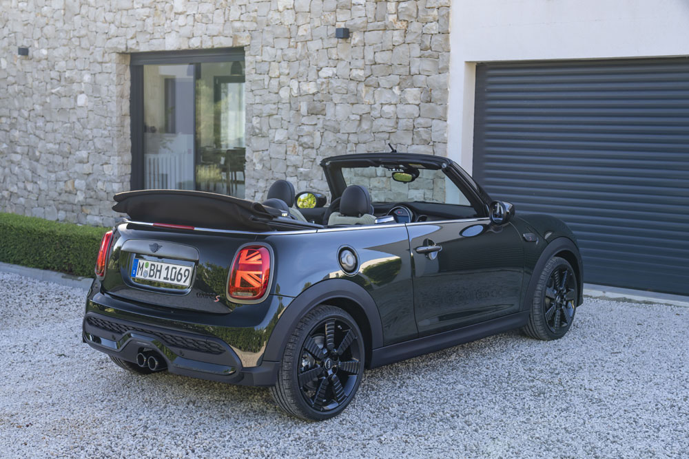 A tiempo para primavera llega este Mini Cooper S Cabrio Resolute Edition 39 Motor16 2022 Mini Cooper S Cabrio Resolute Edition 37 Motor16