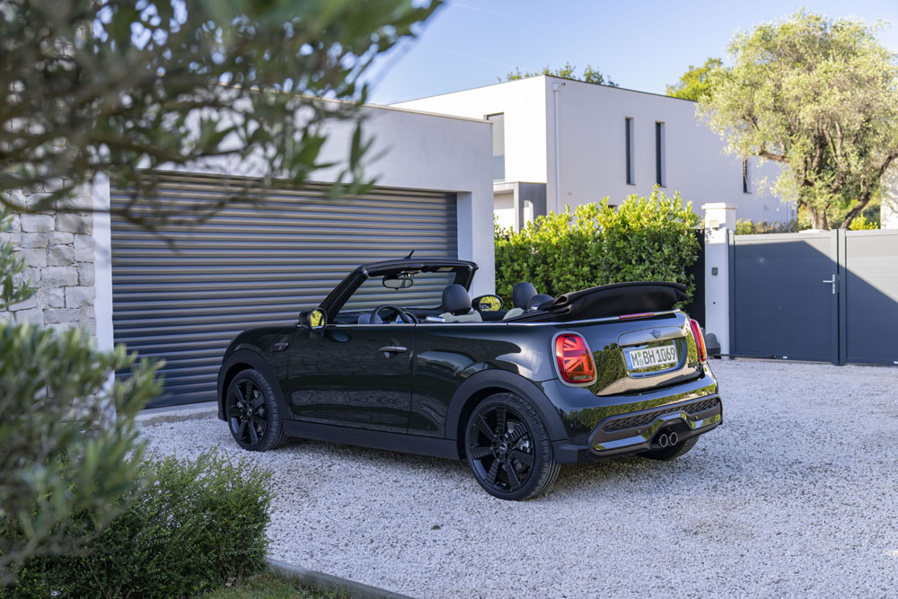 A tiempo para primavera llega este Mini Cooper S Cabrio Resolute Edition 41 Motor16 2022 Mini Cooper S Cabrio Resolute Edition 39 Motor16