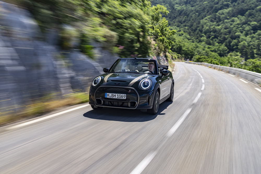 A tiempo para primavera llega este Mini Cooper S Cabrio Resolute Edition 7 Motor16 2022 Mini Cooper S Cabrio Resolute Edition 5 Motor16