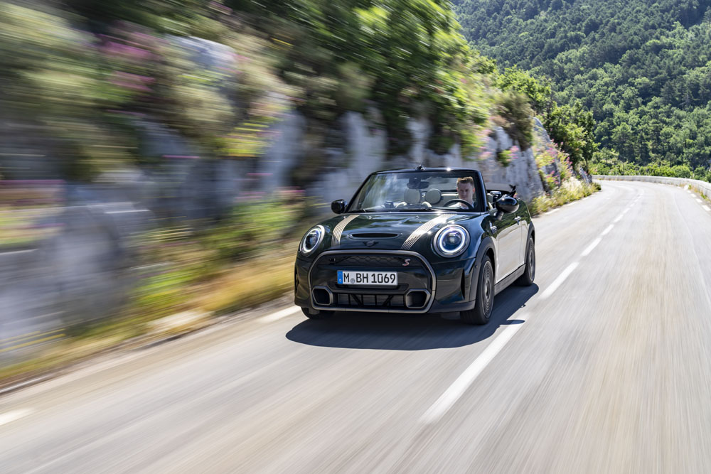 A tiempo para primavera llega este Mini Cooper S Cabrio Resolute Edition 8 Motor16 2022 Mini Cooper S Cabrio Resolute Edition 6 Motor16