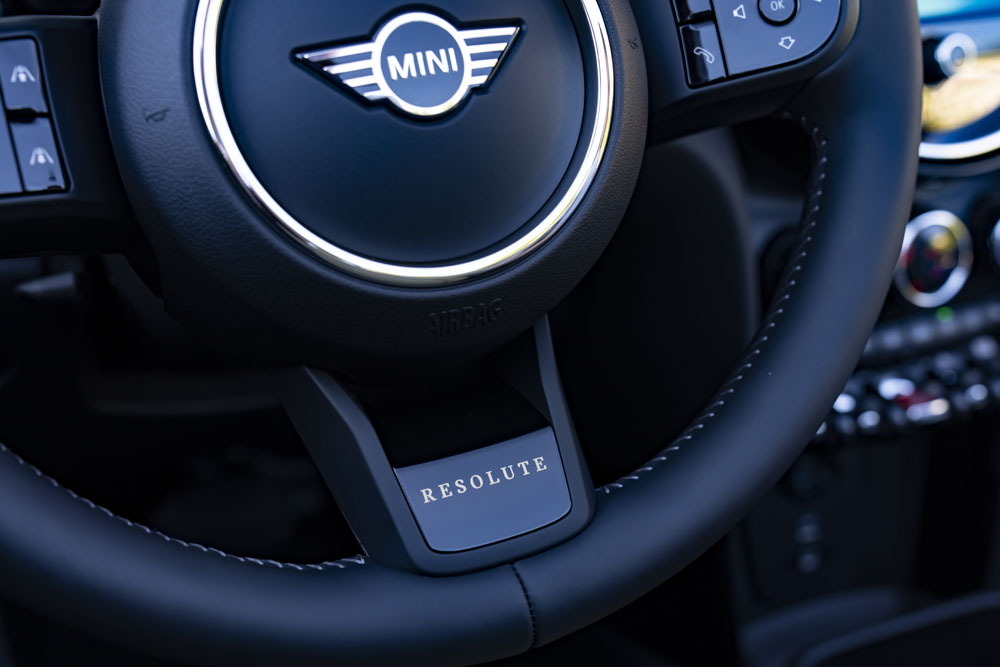 A tiempo para primavera llega este Mini Cooper S Cabrio Resolute Edition 63 Motor16 2022 Mini Cooper S Cabrio Resolute Edition 61 Motor16