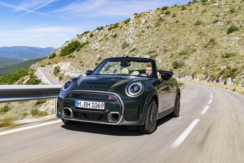 A tiempo para primavera llega este Mini Cooper S Cabrio Resolute Edition 10 Motor16 2022 Mini Cooper S Cabrio Resolute Edition 8 1 Motor16