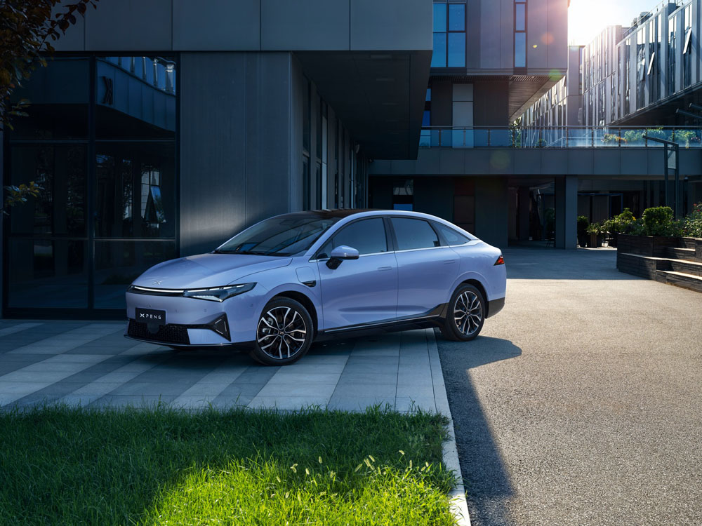 2022 Xpeng P5. Estática frontal.