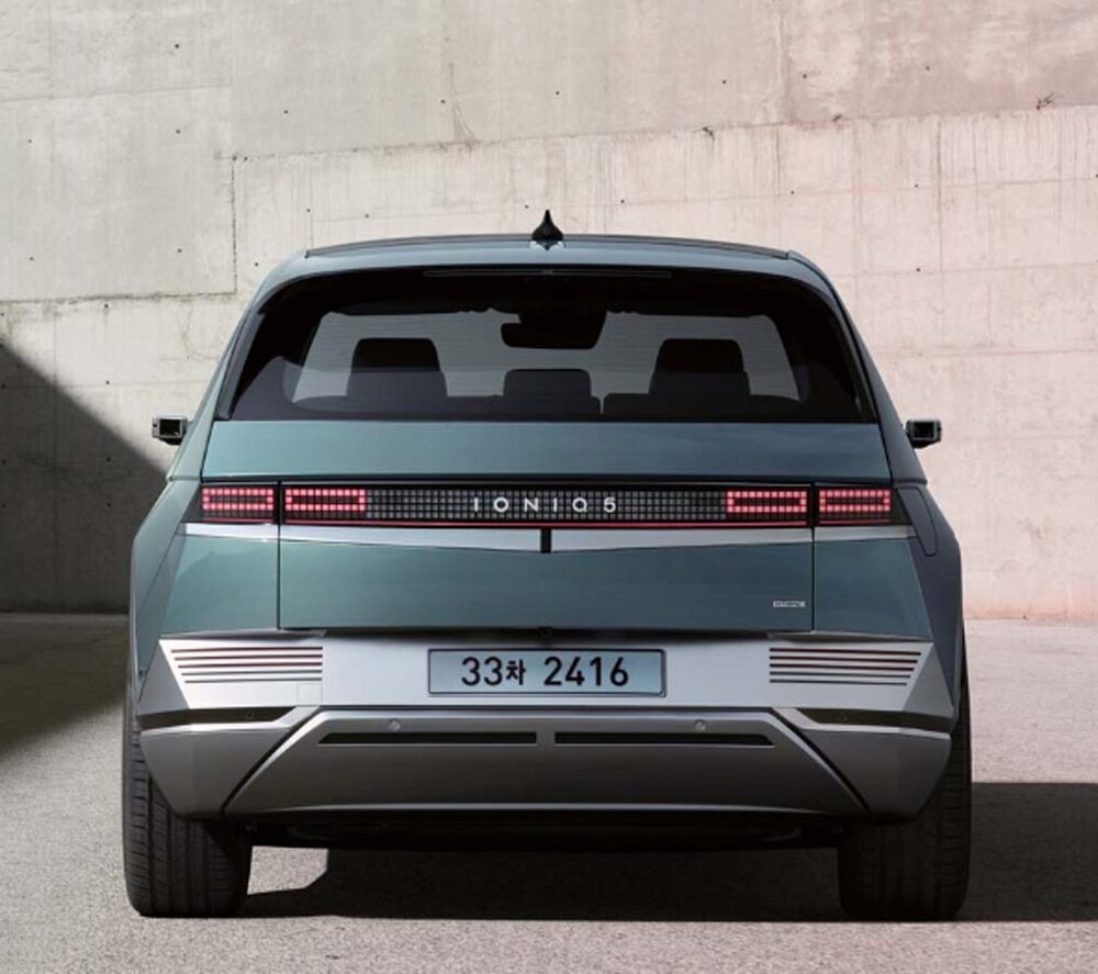 2022 Hyundai Ioniq 5 UK. Trasera.