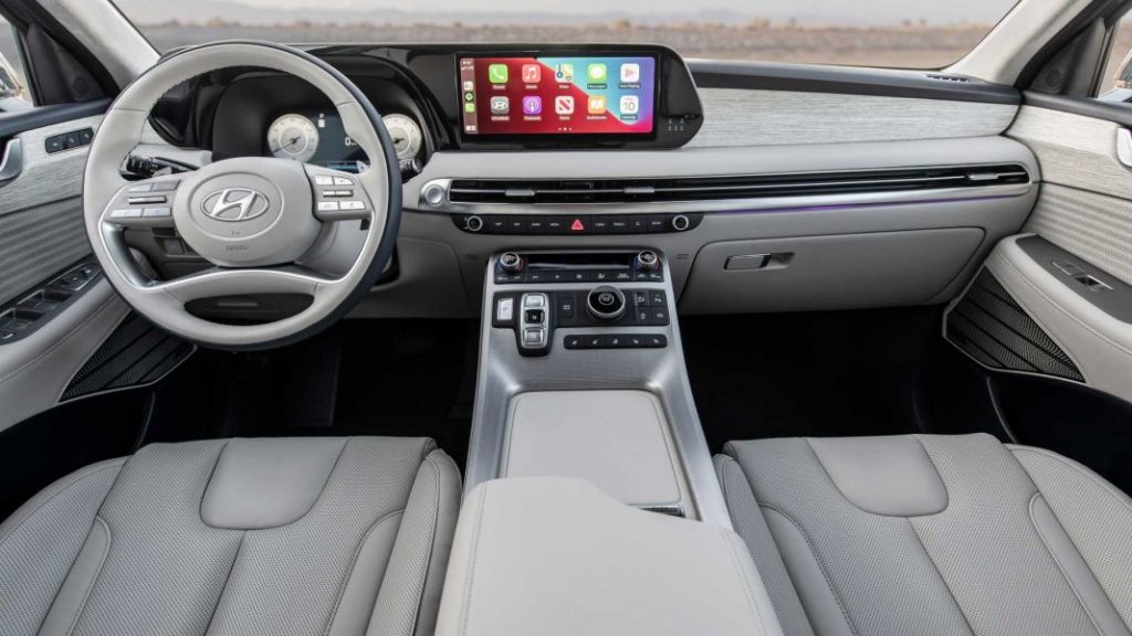 Hyundai Palisade. El gran SUV coreano se pone al día 2 Motor16 2022 Kia Palisade. Salpicadero.