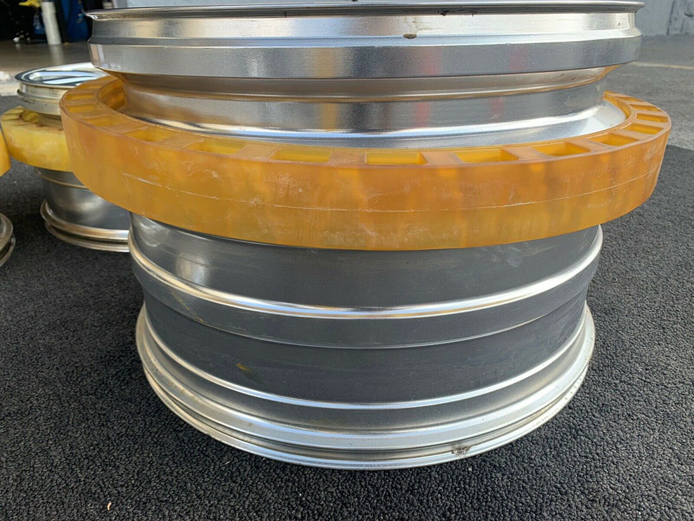 Por lo que piden por estas llantas de un Bugatti Veyron te puedes comprar un nuevo y flamante Kia Niro 11 Motor16 2022 llantas bugatti veyron ebay 11 Motor16
