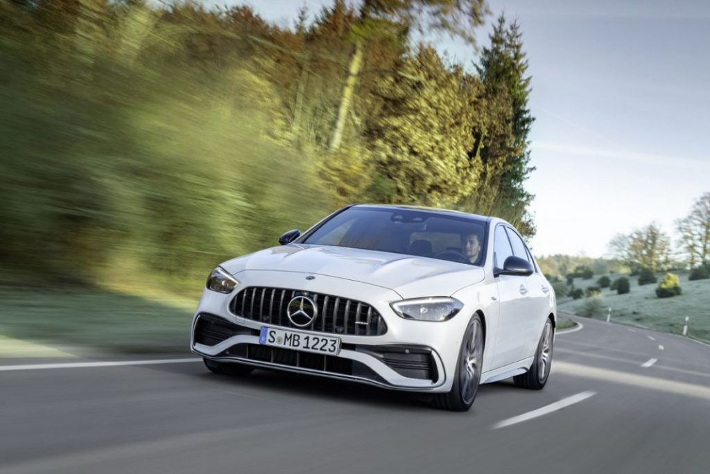 Mercedes presenta la versión AMG 43 para el Clase C 5 Motor16 21C0736 001 Motor16